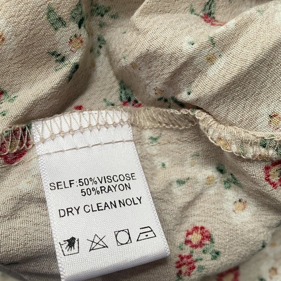 Grey Sweetheart Floral Wrap Top - Picture 6 of 8